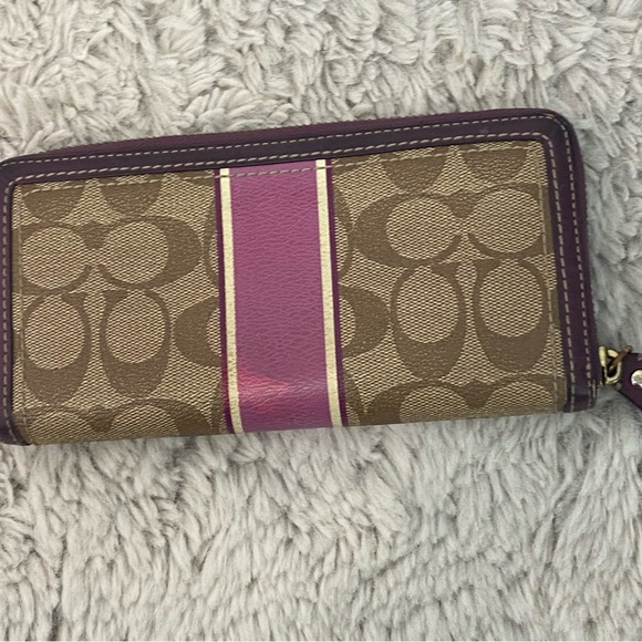 Coach Wallet - Picture 7 of 15